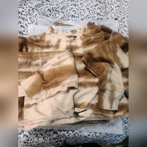 Sweatpants and crop top new - Picture 5 of 8